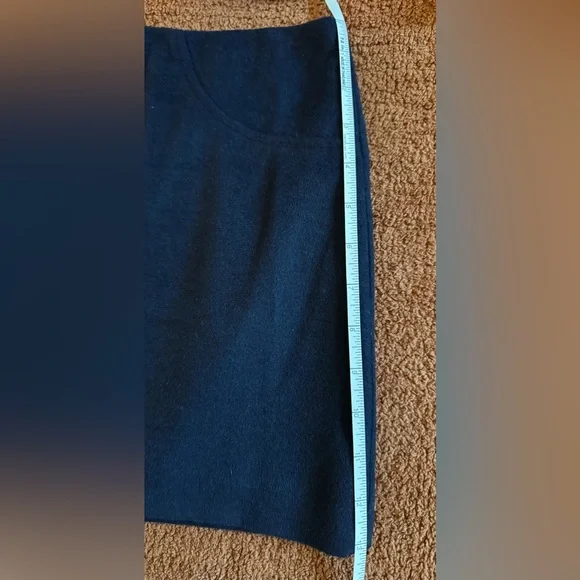 Reformation Buxton Skirt – Navy | Size 6 - Picture 8 of 8